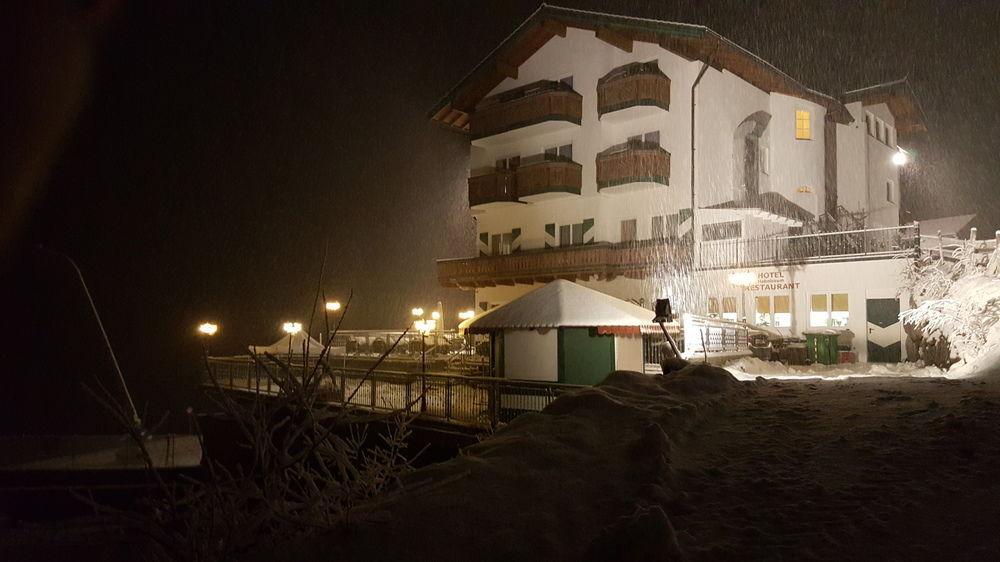 Hotel Hahnbaum Sankt Johann im Pongau Exterior foto