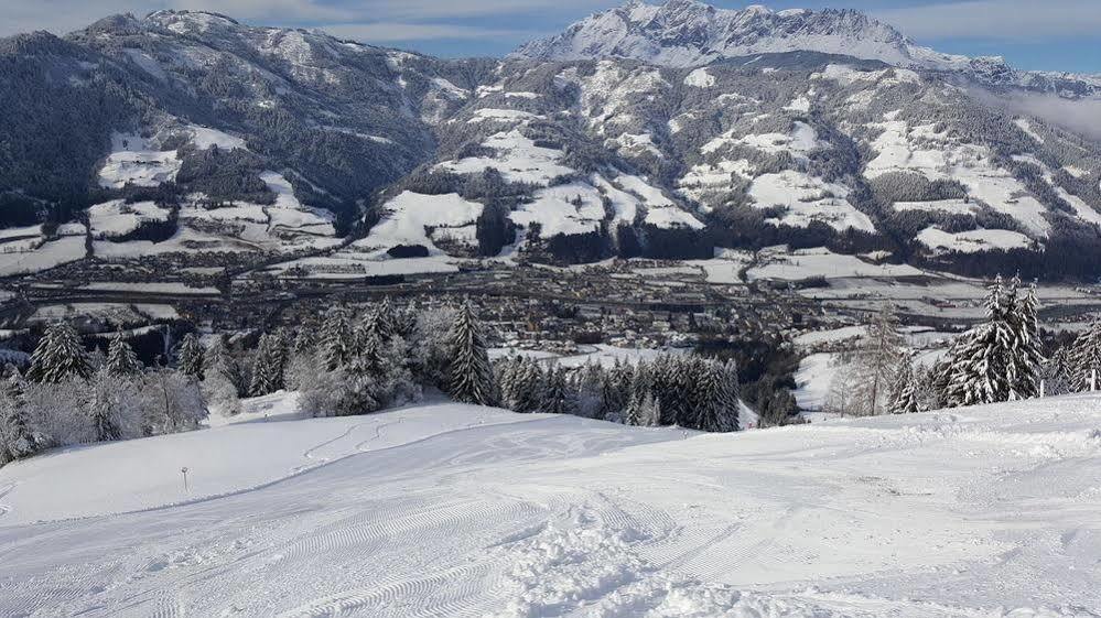 Hotel Hahnbaum Sankt Johann im Pongau Exterior foto